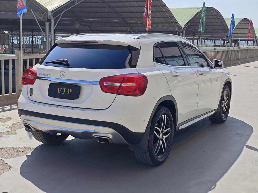 Mercedes-Benz Mercedes-Benz GLA