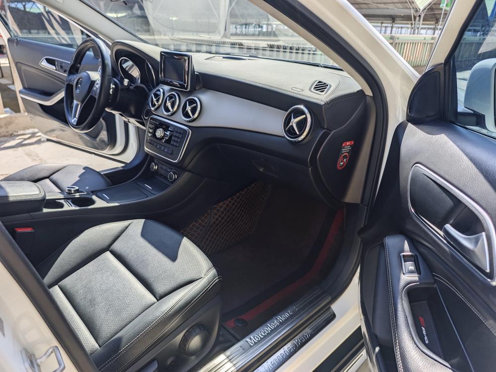 Mercedes-Benz Mercedes-Benz GLA