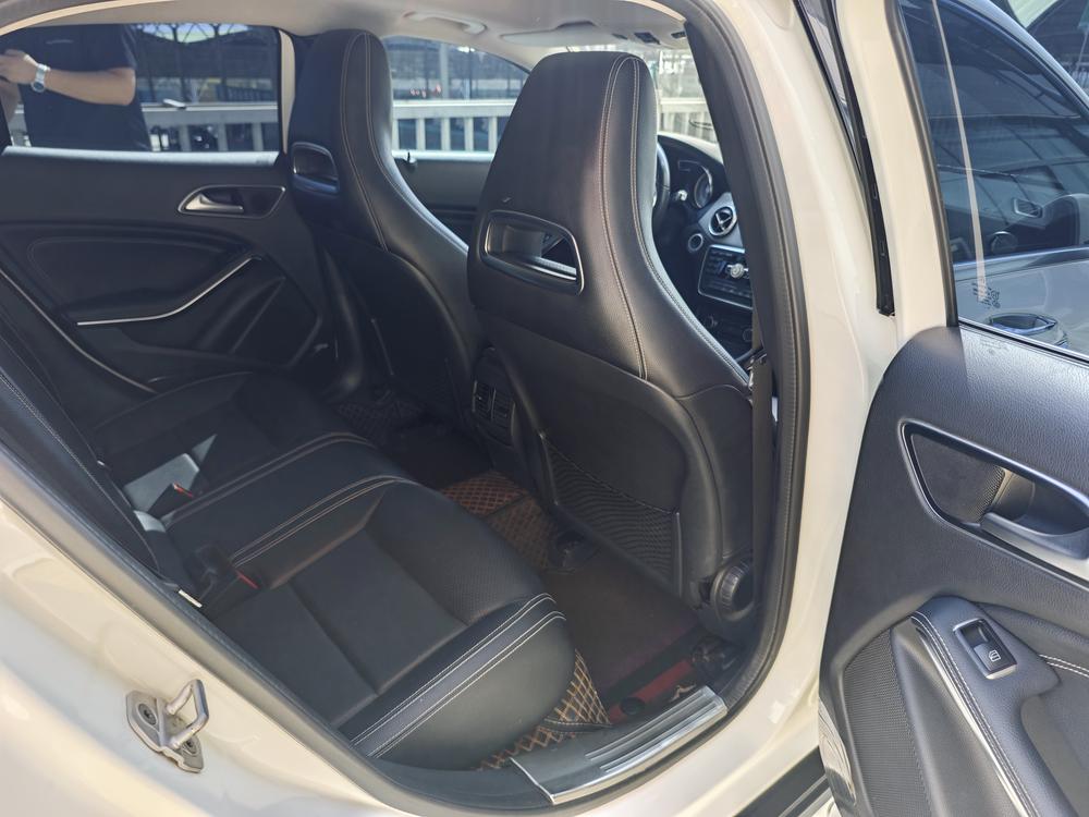 Mercedes-Benz Mercedes-Benz GLA