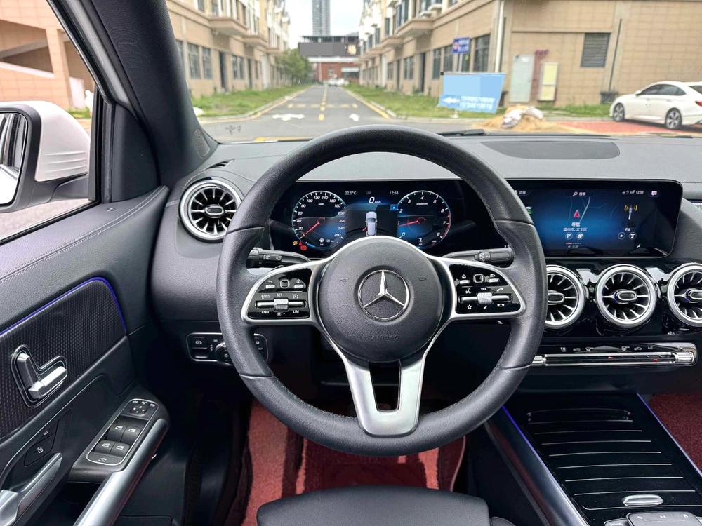 Mercedes-Benz Mercedes-Benz GLA