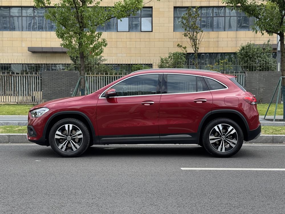 Mercedes-Benz Mercedes-Benz GLA