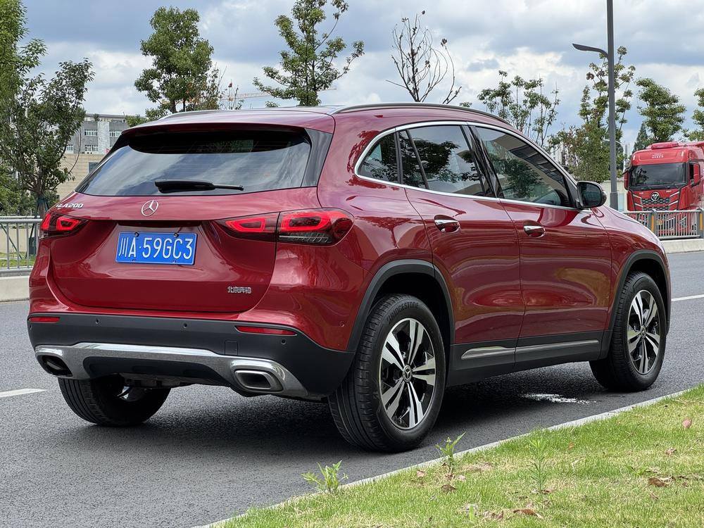 Mercedes-Benz Mercedes-Benz GLA