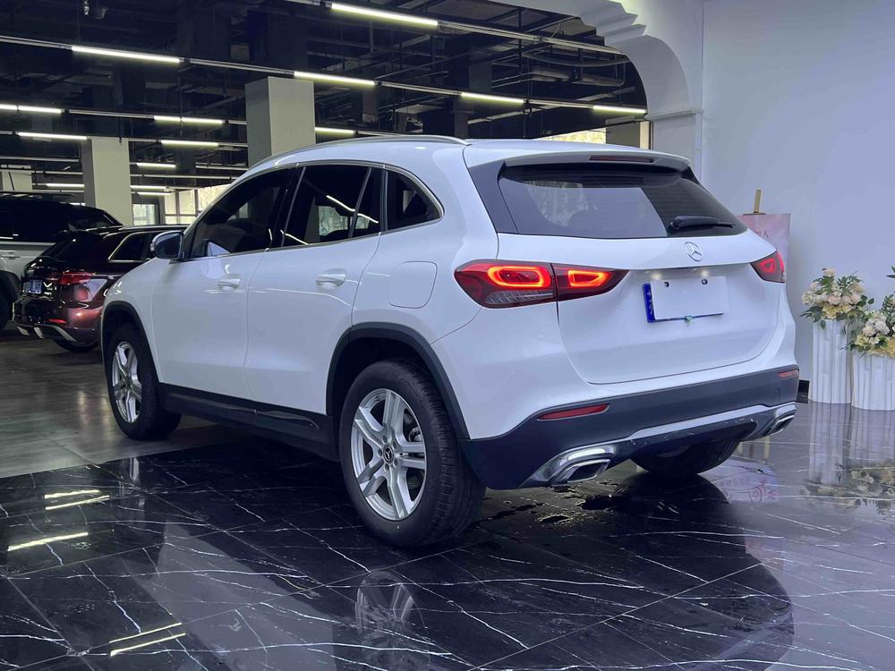 Mercedes-Benz Mercedes-Benz GLA
