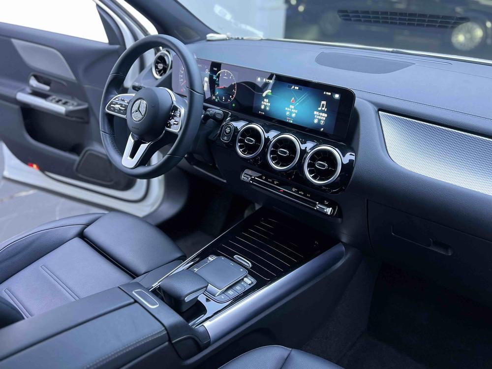 Mercedes-Benz Mercedes-Benz GLA