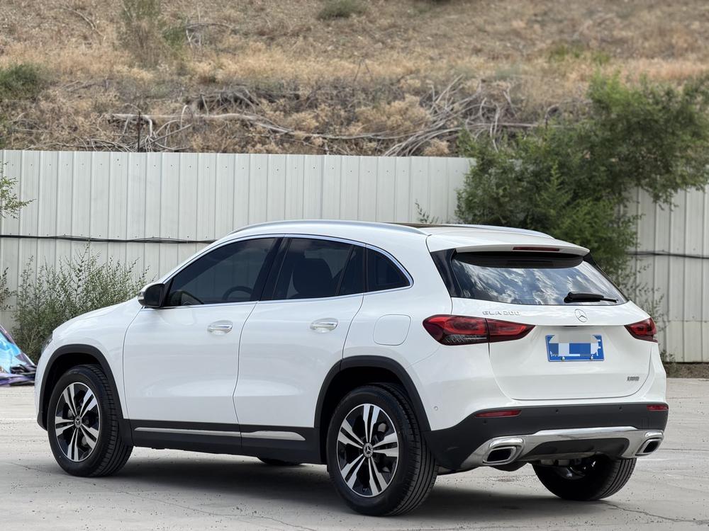Mercedes-Benz Mercedes-Benz GLA