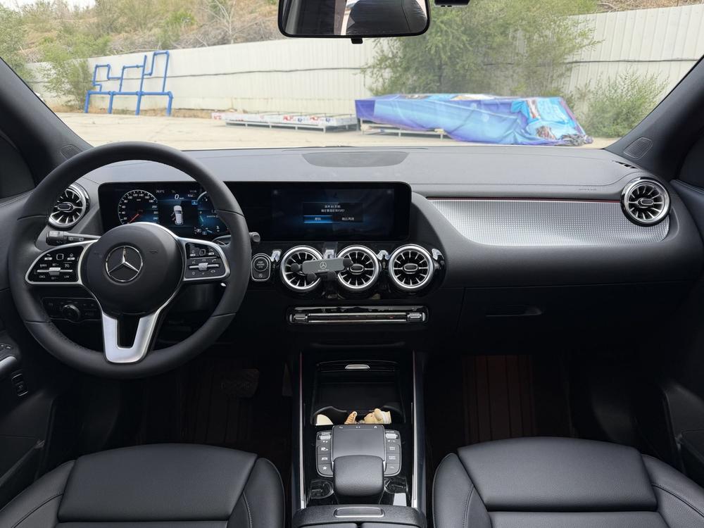 Mercedes-Benz Mercedes-Benz GLA