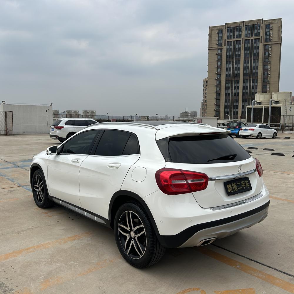 Mercedes-Benz Mercedes-Benz GLA