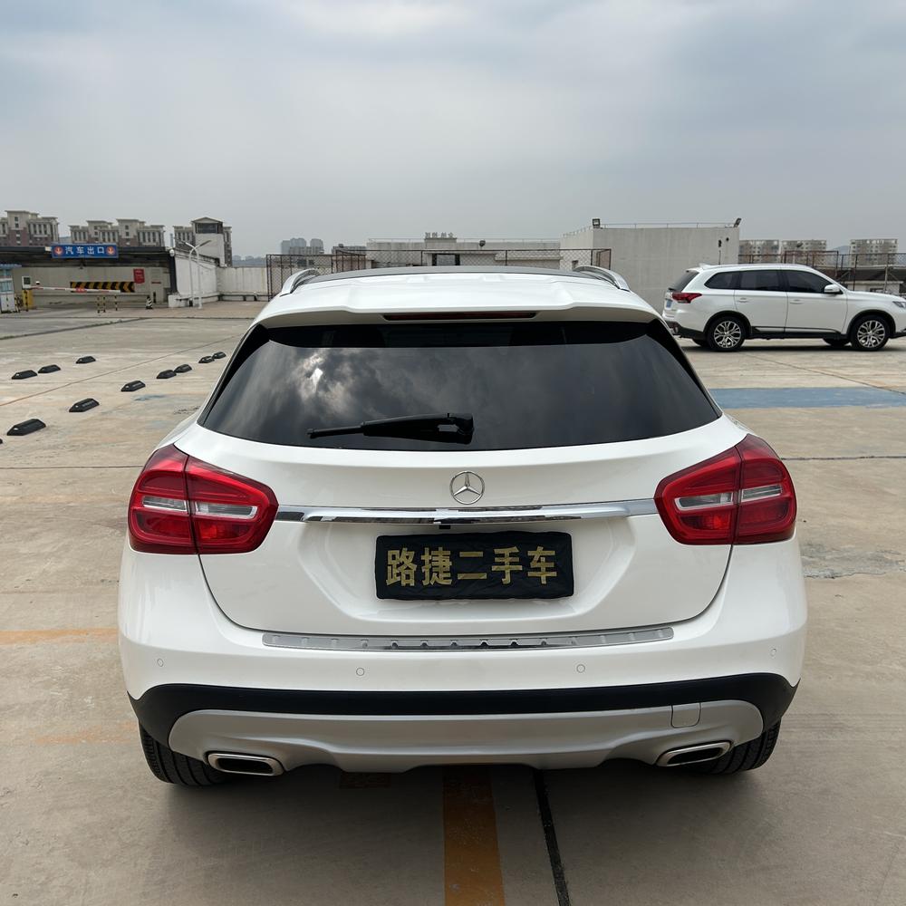 Mercedes-Benz Mercedes-Benz GLA