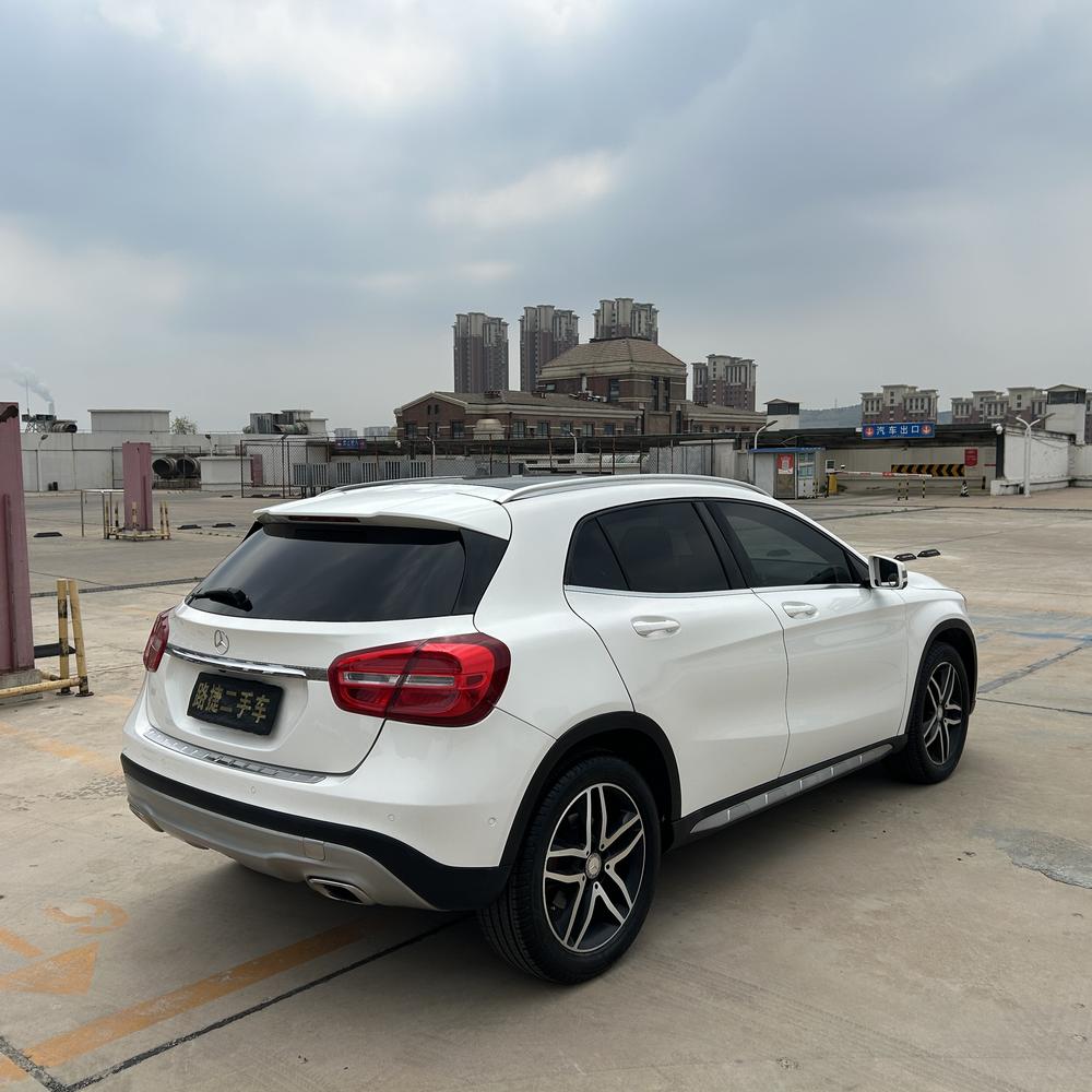 Mercedes-Benz Mercedes-Benz GLA