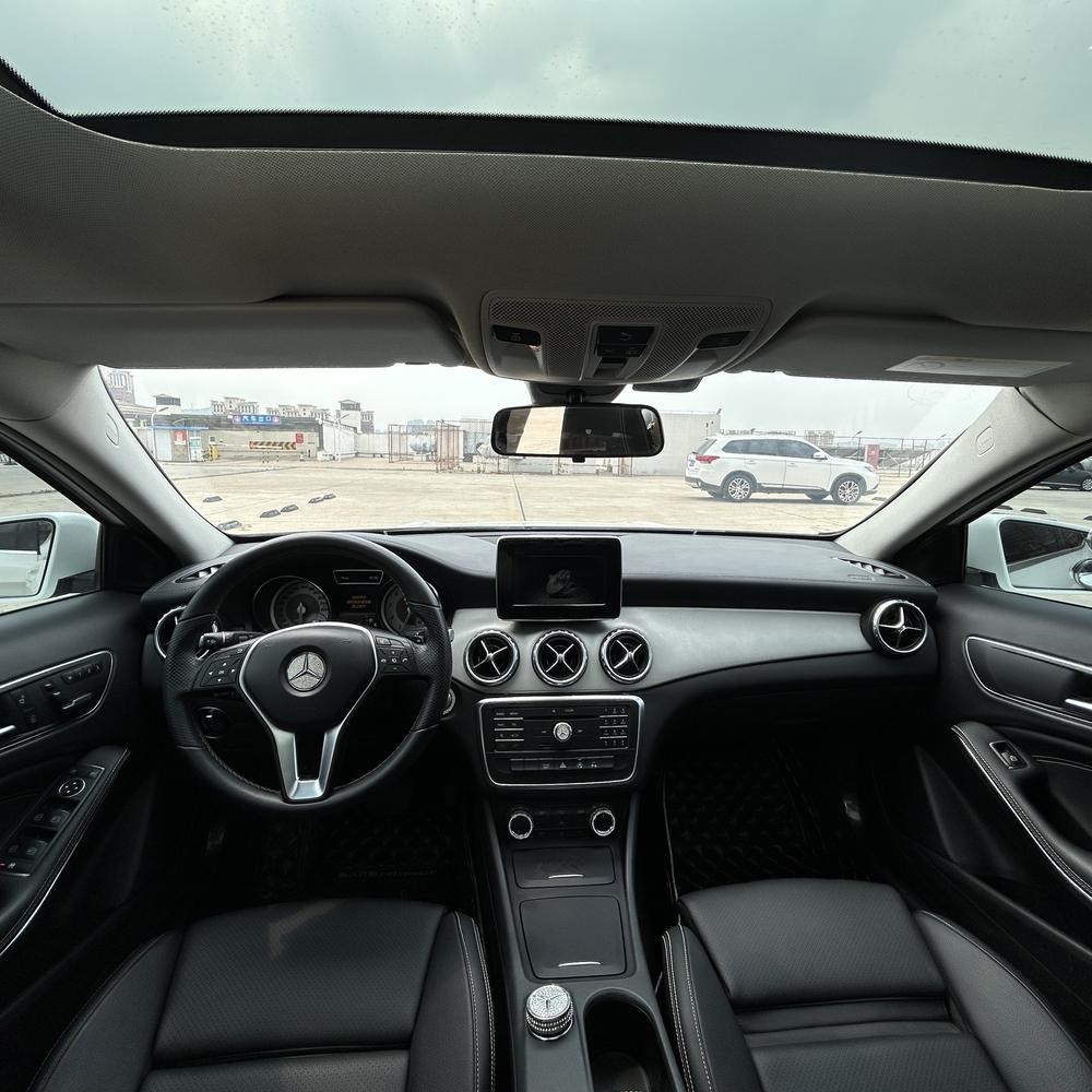 Mercedes-Benz Mercedes-Benz GLA