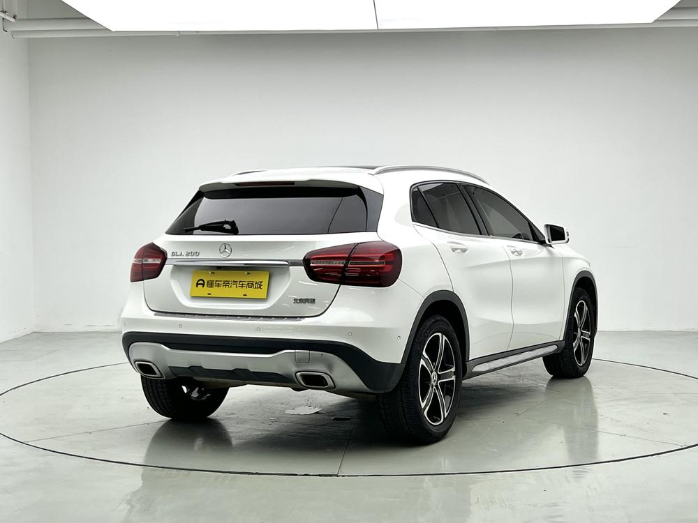 Mercedes-Benz Mercedes-Benz GLA