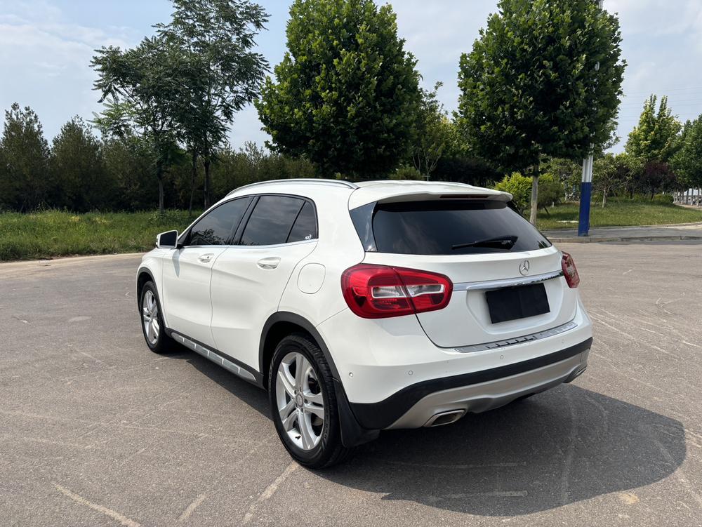 Mercedes-Benz Mercedes-Benz GLA