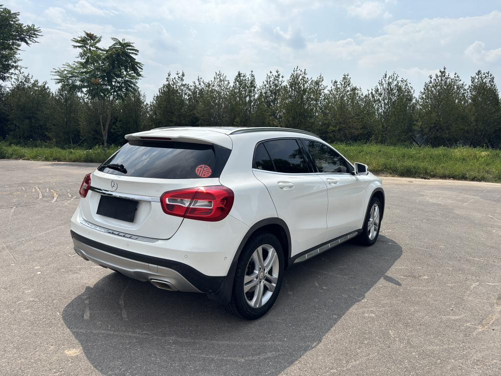 Mercedes-Benz Mercedes-Benz GLA