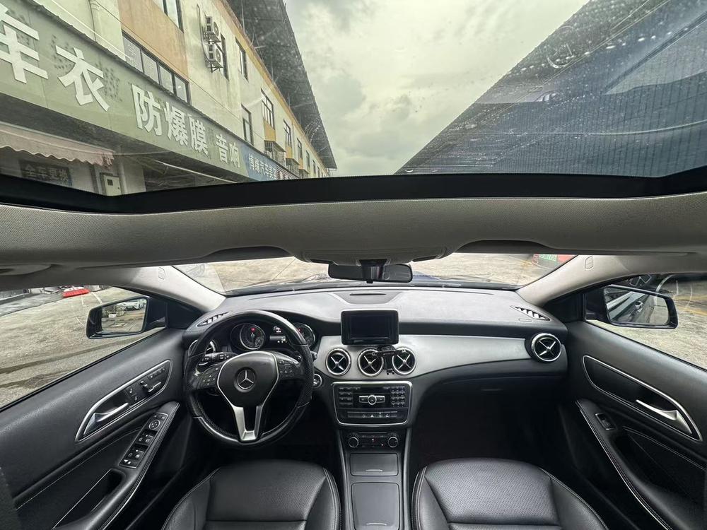 Mercedes-Benz Mercedes-Benz GLA