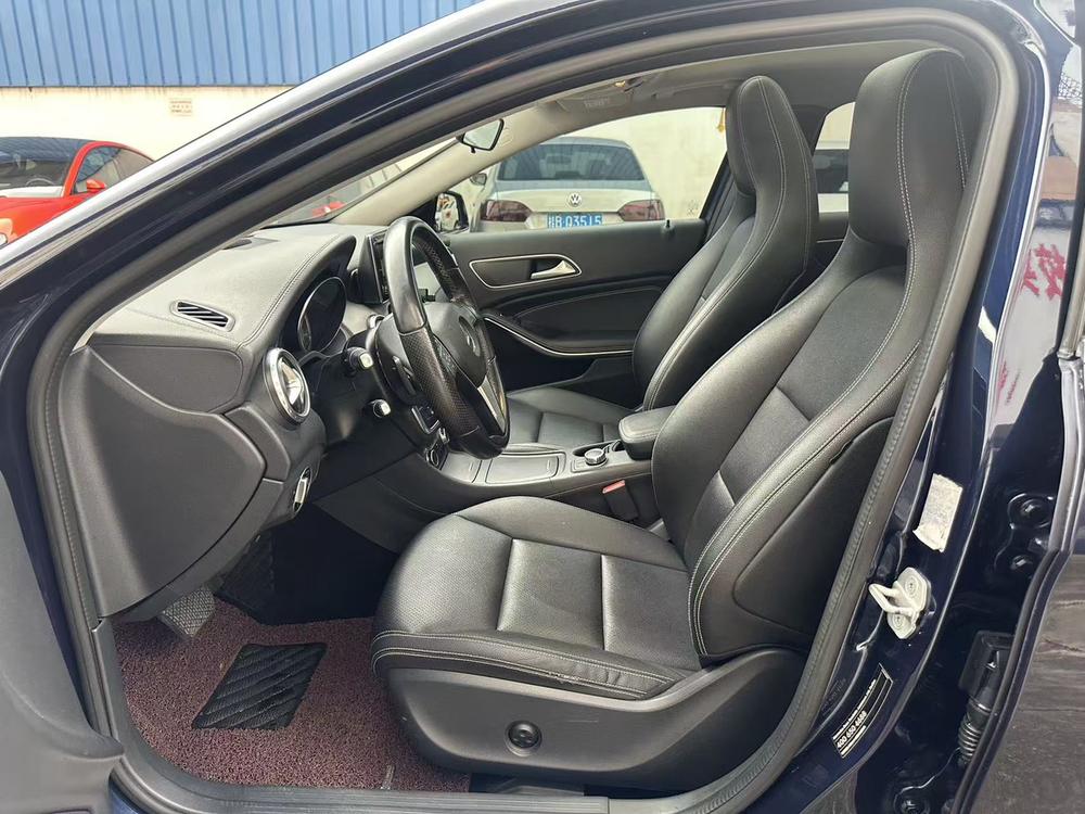 Mercedes-Benz Mercedes-Benz GLA