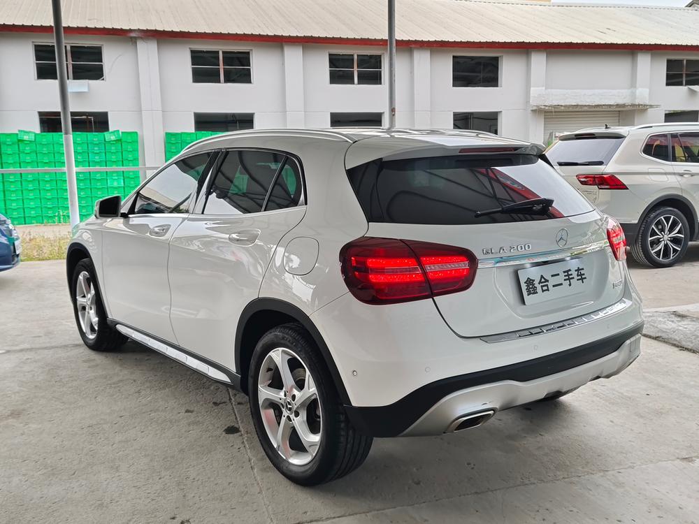 Mercedes-Benz Mercedes-Benz GLA