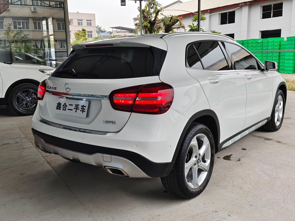 Mercedes-Benz Mercedes-Benz GLA