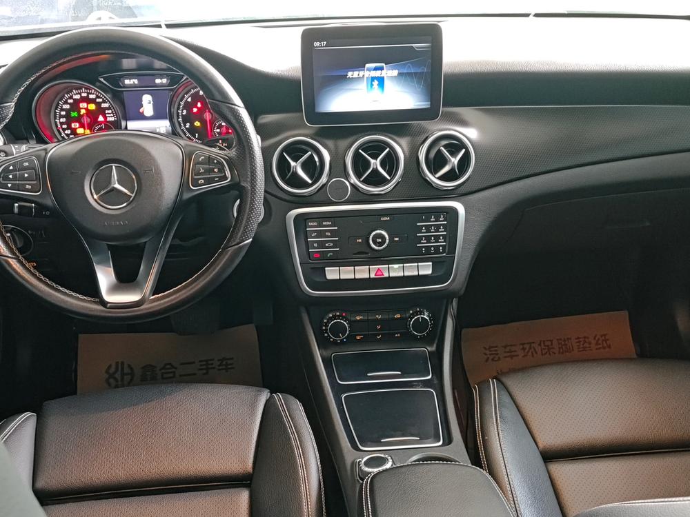 Mercedes-Benz Mercedes-Benz GLA