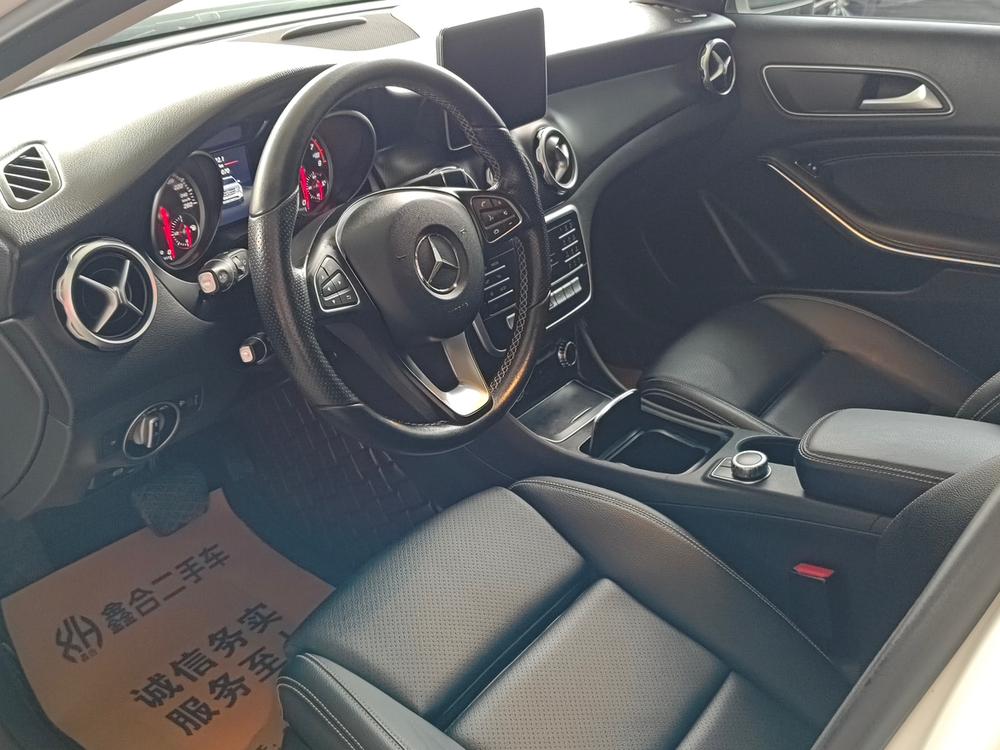 Mercedes-Benz Mercedes-Benz GLA