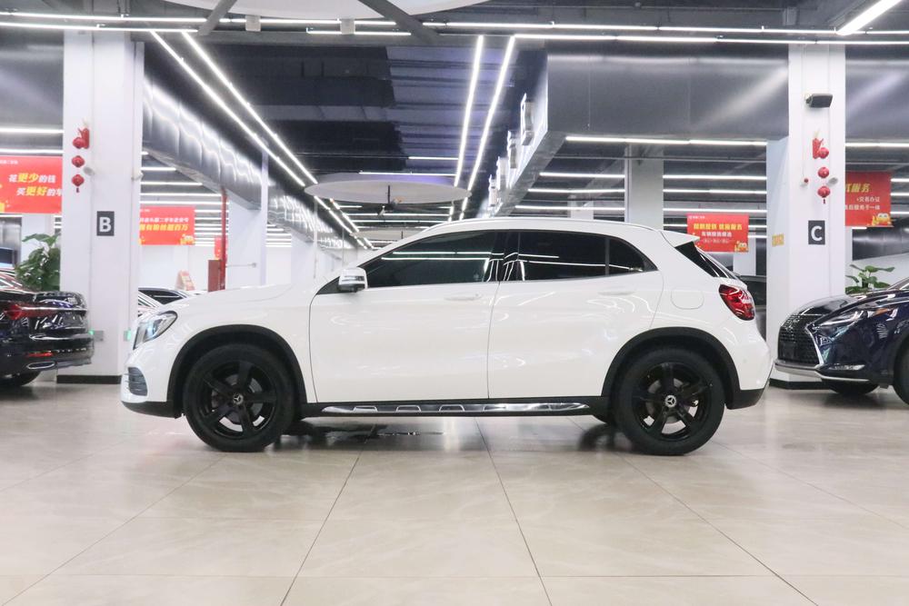 Mercedes-Benz Mercedes-Benz GLA