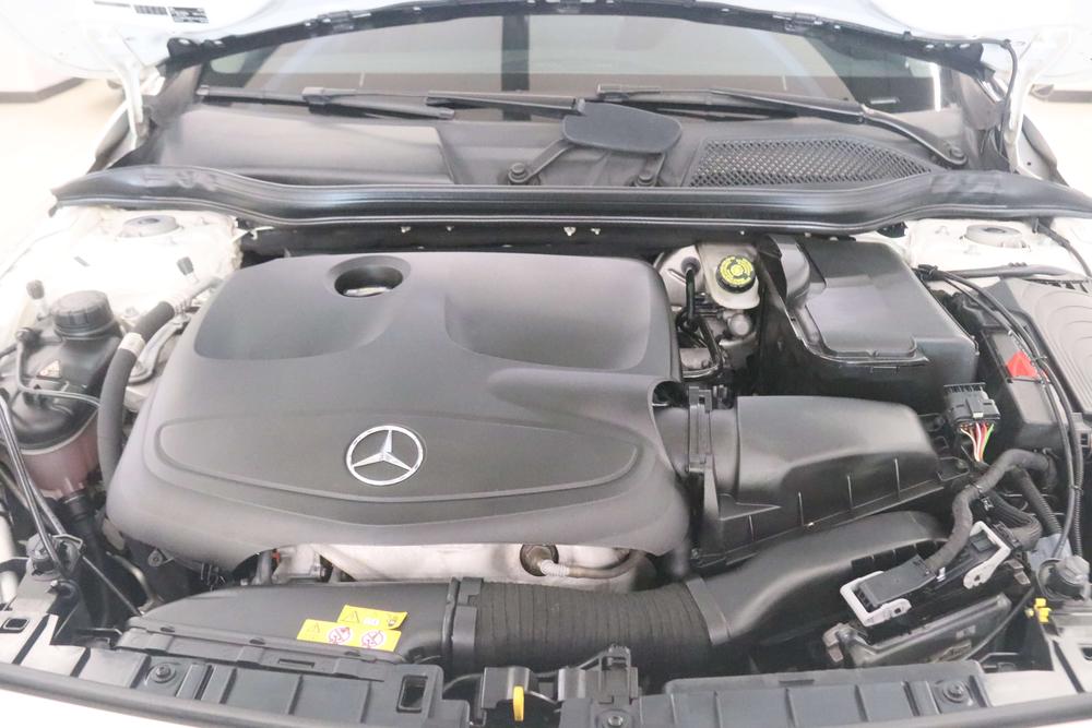 Mercedes-Benz Mercedes-Benz GLA