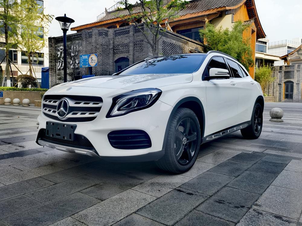 Mercedes-Benz Mercedes-Benz GLA