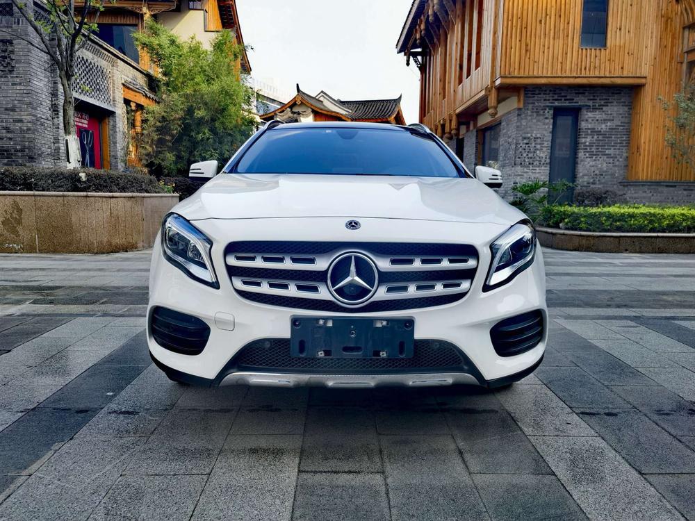Mercedes-Benz Mercedes-Benz GLA