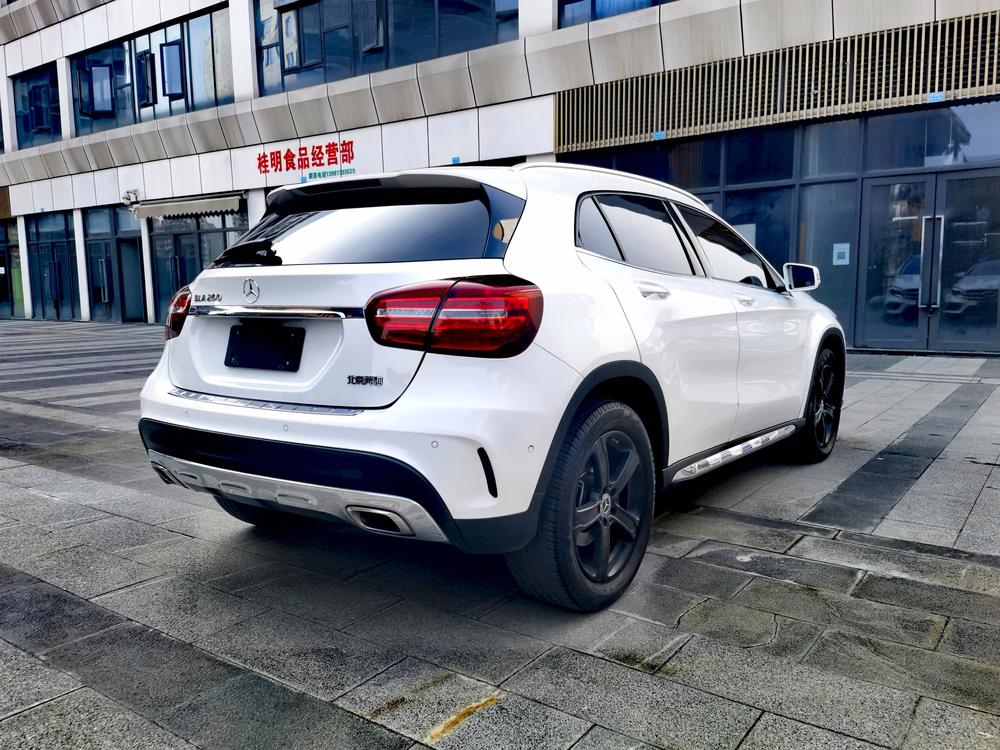 Mercedes-Benz Mercedes-Benz GLA