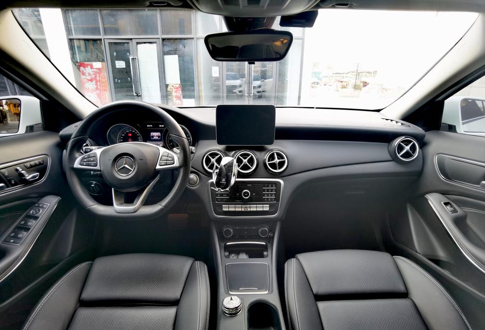 Mercedes-Benz Mercedes-Benz GLA
