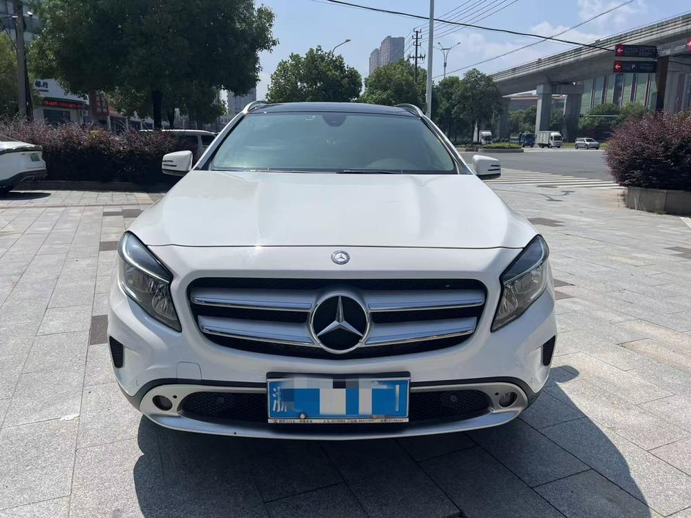 Mercedes-Benz Mercedes-Benz GLA