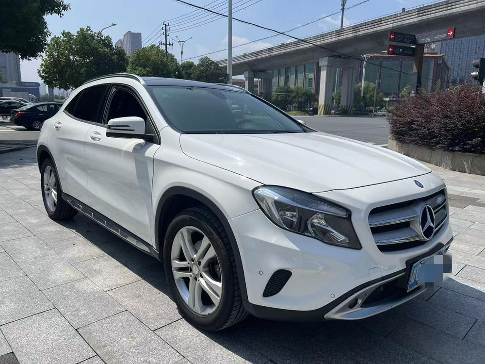 Mercedes-Benz Mercedes-Benz GLA
