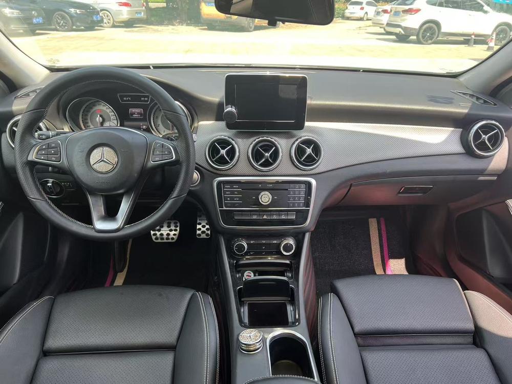 Mercedes-Benz Mercedes-Benz GLA