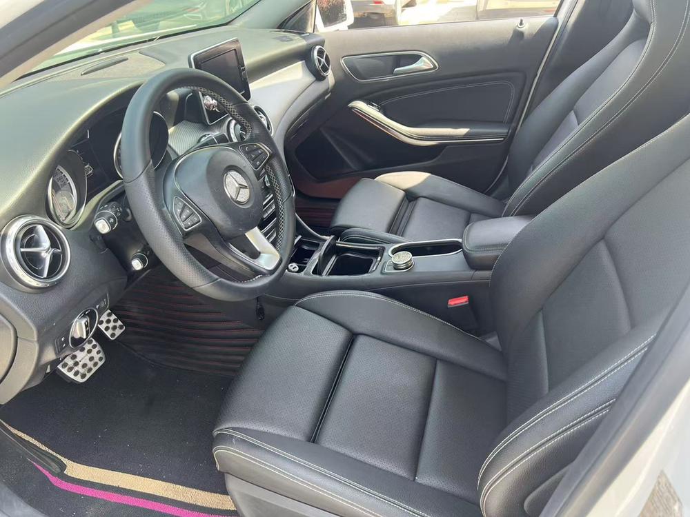 Mercedes-Benz Mercedes-Benz GLA