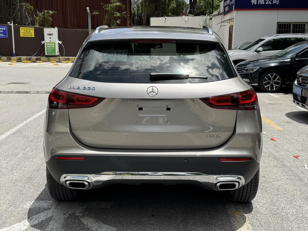 Mercedes-Benz Mercedes-Benz GLA