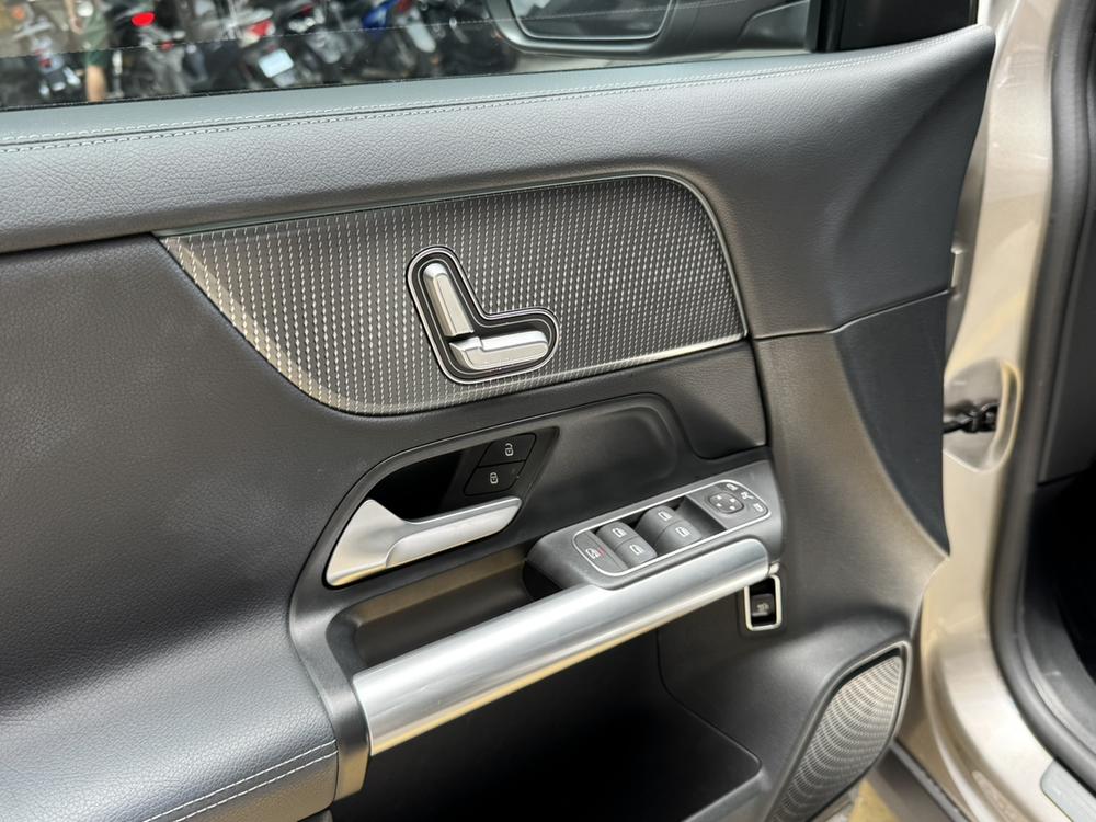 Mercedes-Benz Mercedes-Benz GLA