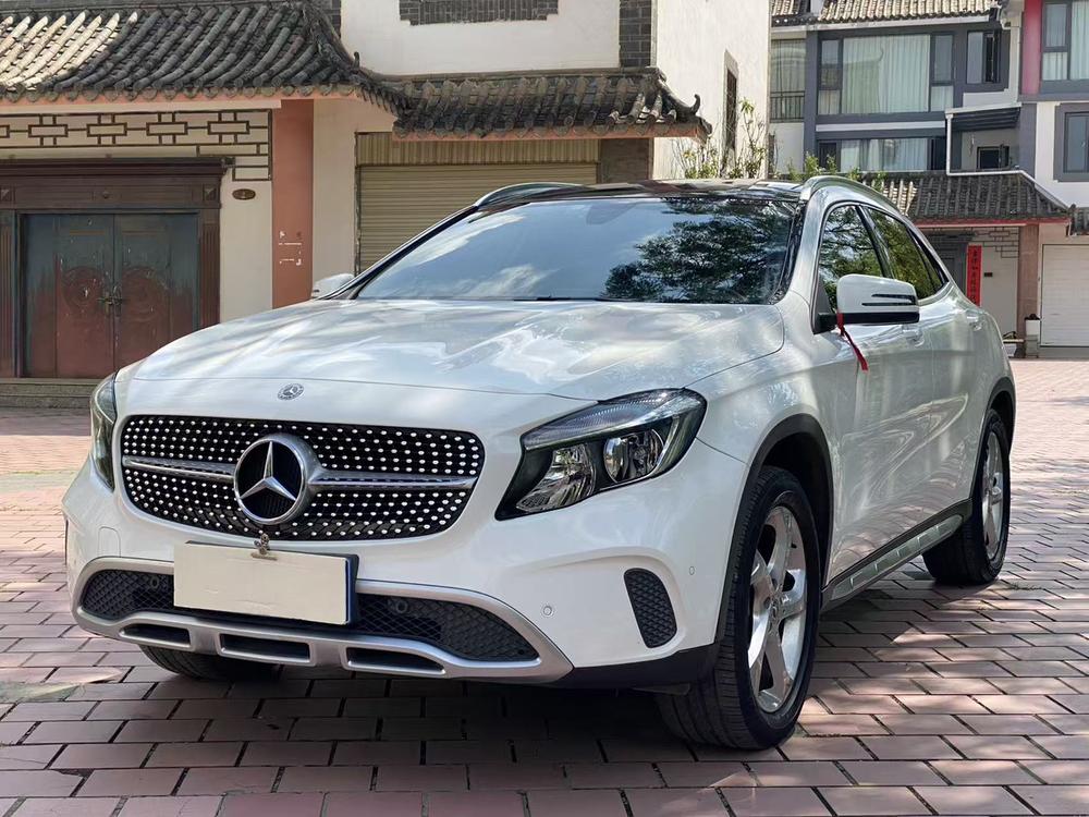 Mercedes-Benz Mercedes-Benz GLA