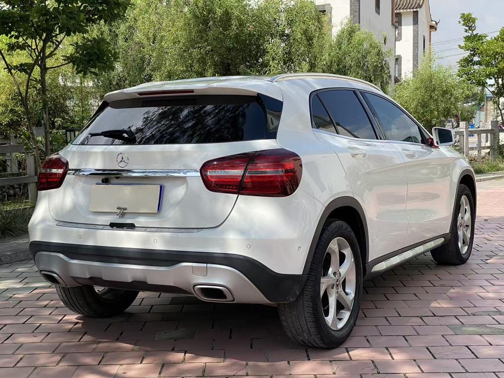 Mercedes-Benz Mercedes-Benz GLA