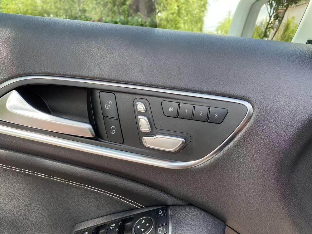 Mercedes-Benz Mercedes-Benz GLA