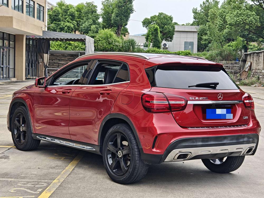 Mercedes-Benz Mercedes-Benz GLA