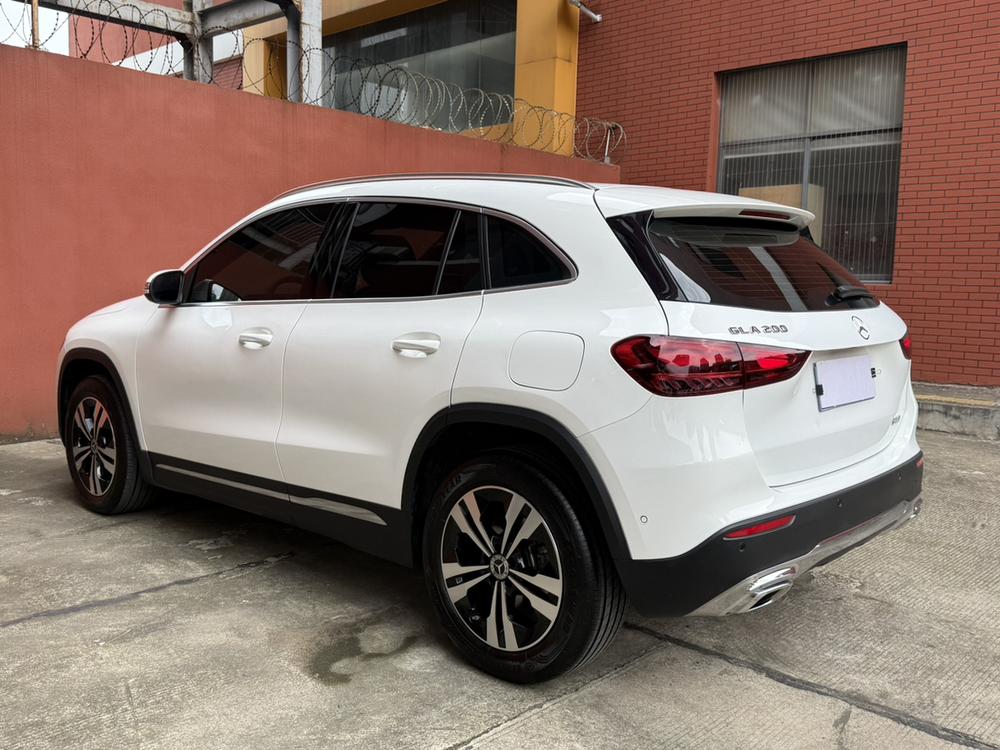 Mercedes-Benz Mercedes-Benz GLA