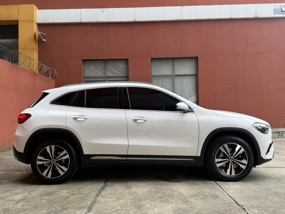 Mercedes-Benz Mercedes-Benz GLA