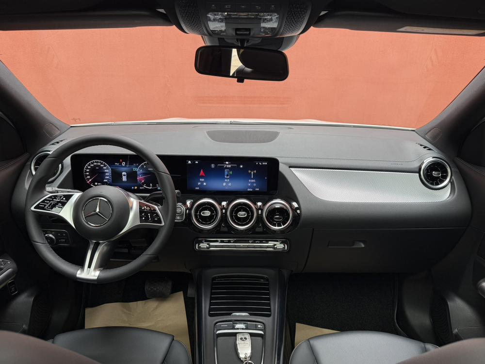 Mercedes-Benz Mercedes-Benz GLA