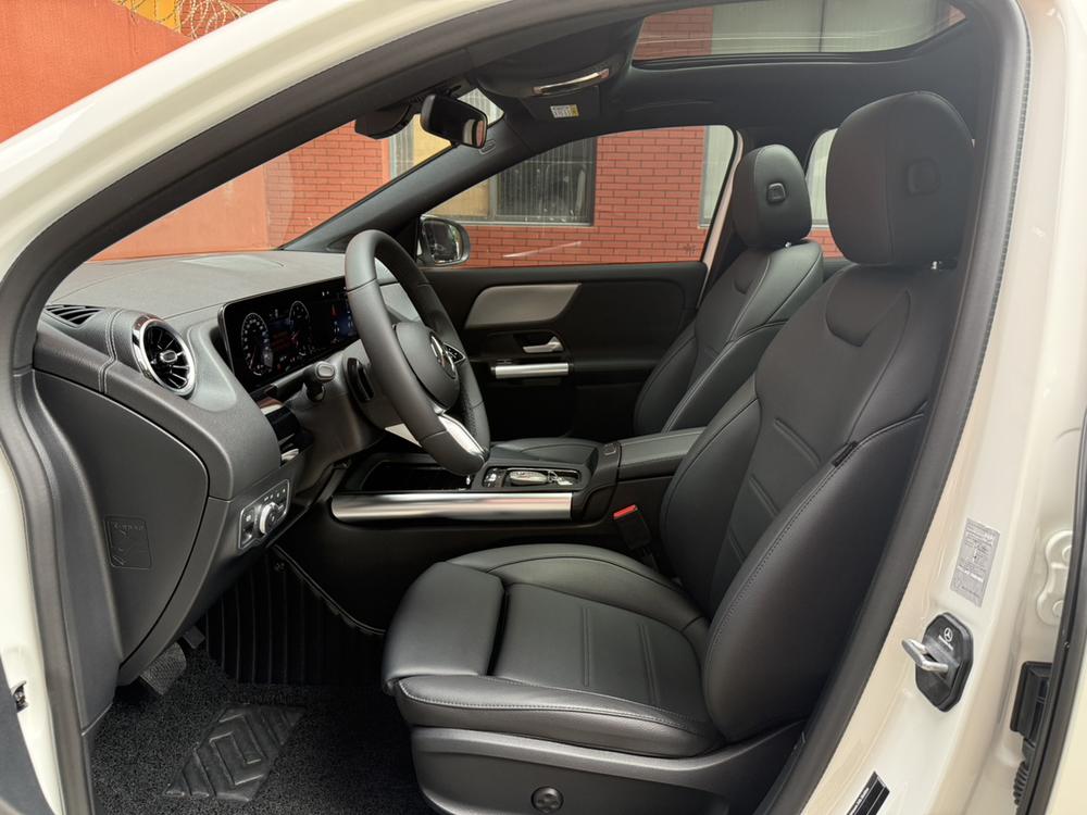Mercedes-Benz Mercedes-Benz GLA