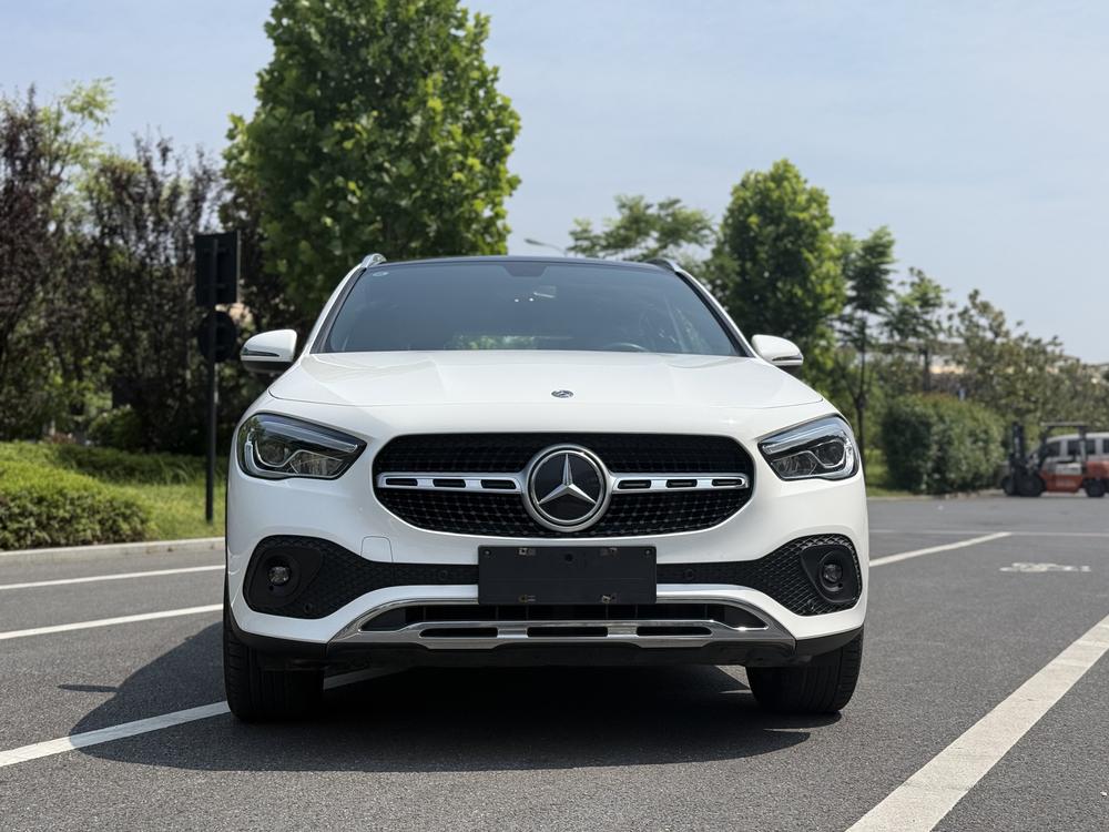 Mercedes-Benz Mercedes-Benz GLA