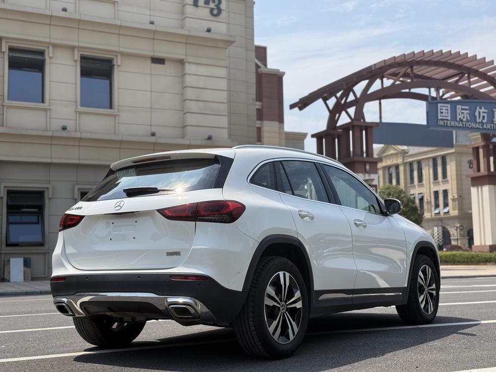 Mercedes-Benz Mercedes-Benz GLA
