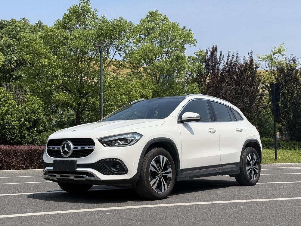 Mercedes-Benz Mercedes-Benz GLA