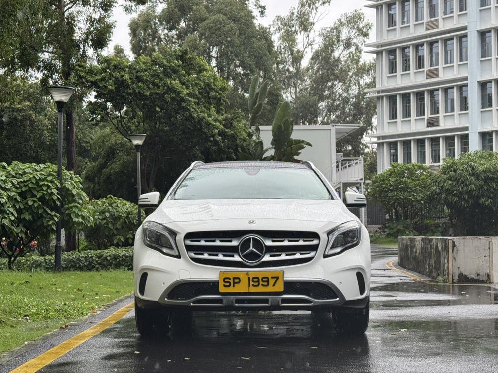 Mercedes-Benz Mercedes-Benz GLA