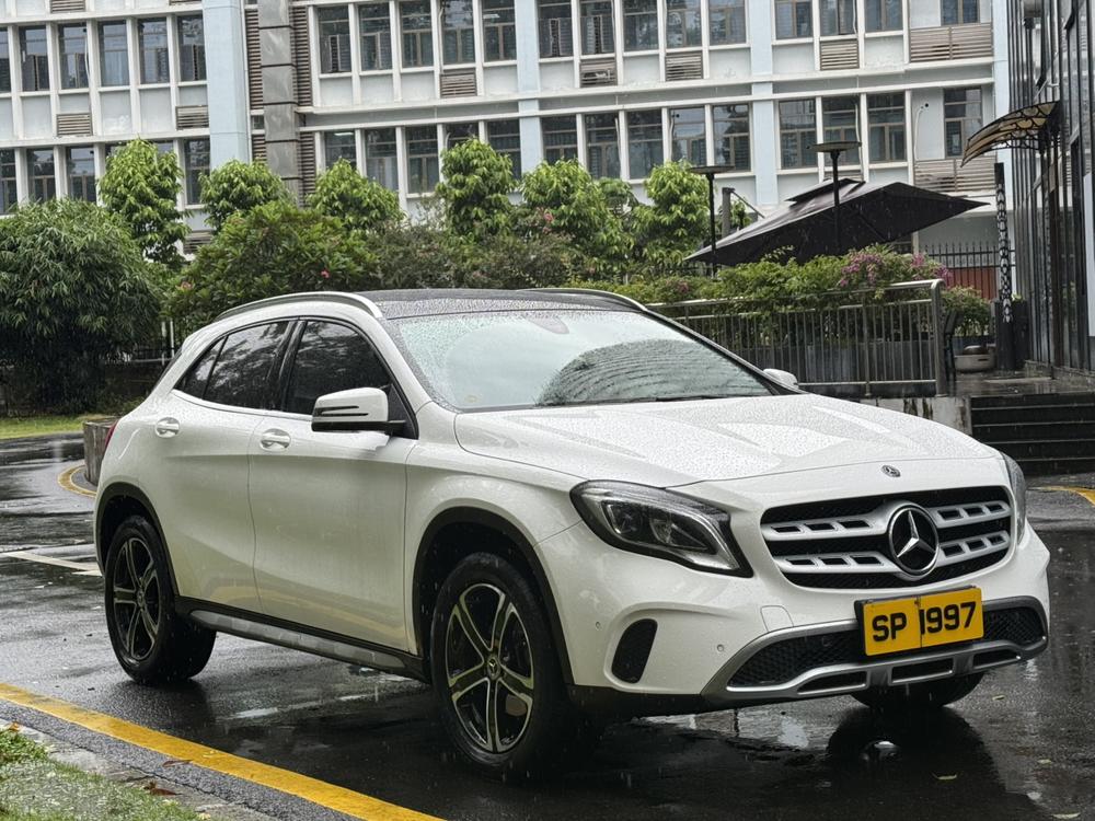 Mercedes-Benz Mercedes-Benz GLA