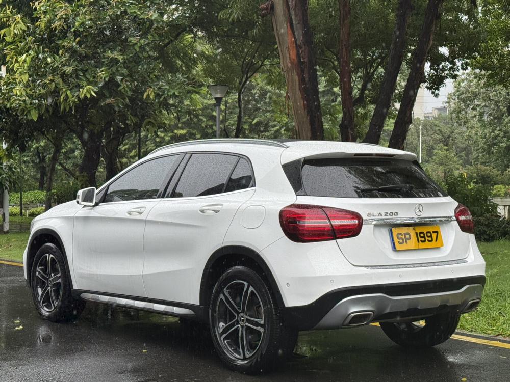 Mercedes-Benz Mercedes-Benz GLA