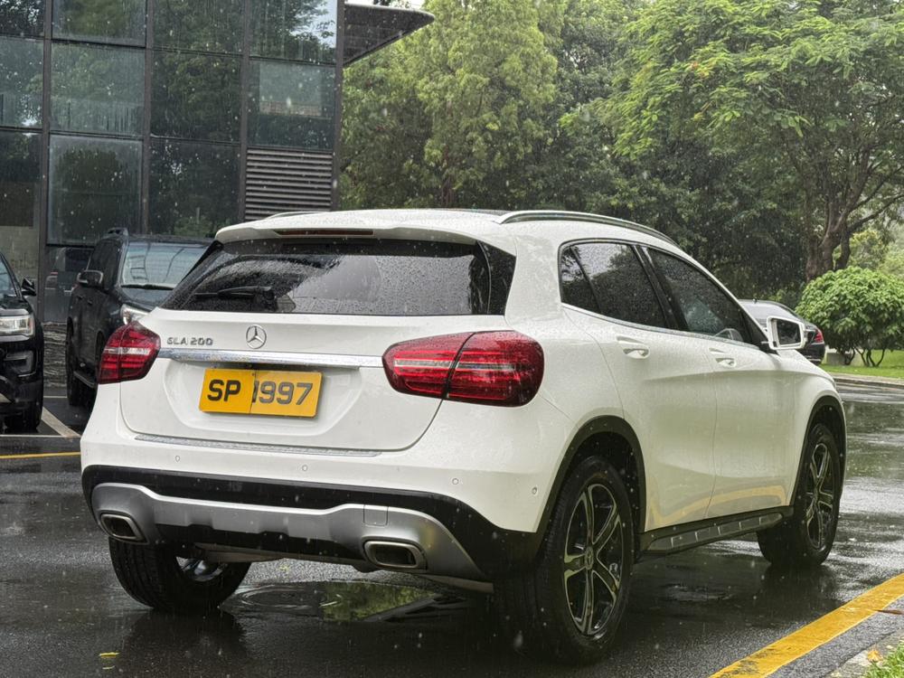 Mercedes-Benz Mercedes-Benz GLA